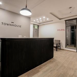 Townhouse 330 Dlf Phase-2 Near Leisure Valley Park