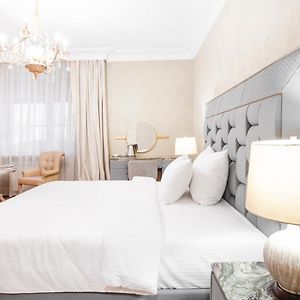 Eclat Luxury Hotel